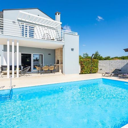 Villa Ovis Peresiji Экстерьер фото