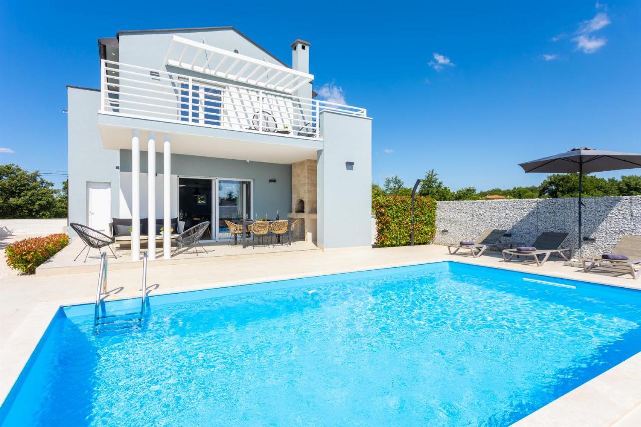Villa Ovis Peresiji Экстерьер фото